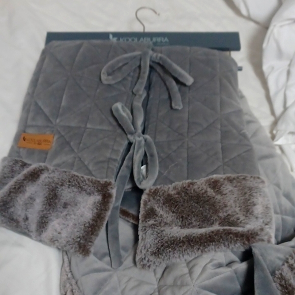 Koolaburra by UGG Gray Soft Quilted Tree Skirt - Picture 4 of 6